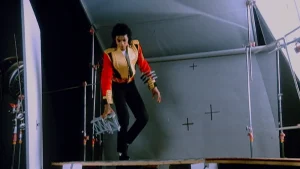 Behind the scenes of Leave me alone