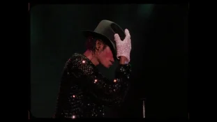 Michael Jackson performing Billie Jean during the Victory Tour on Thriller 40 bluray