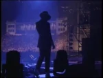 Michael Jackson performs Smoot criminal in Bucharest 1992